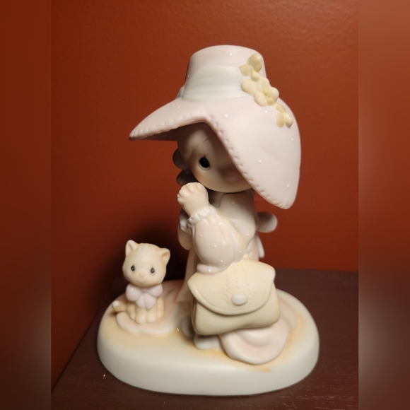 Precious Moments "To A Very Special Mom" 1983 - Picture 1 of 8